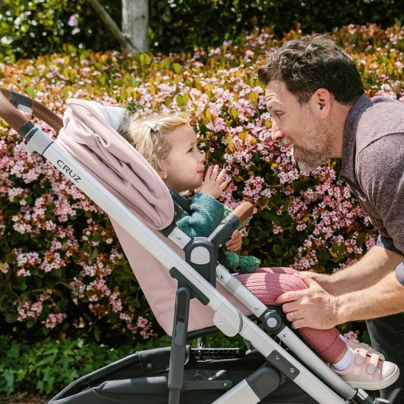 carrito bebe uppababy imagen de lifestyle